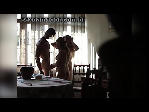 ❤️ Mae ffrindiau rhyw yn gwahodd dyn anferth a thriawd gydag ef ❤️❌  Sluts wrthon ni ☑